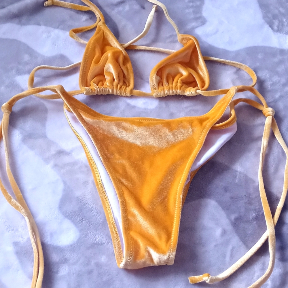 Velvet bikini